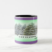 Laat het sneeuwden Pine Trees Green Glow Winter Sc Tweekleurige Koffiemok (Center)