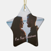 Laat het sneeuwen Eerste Kerstfoto Roze Keramisch Ornament (Links)