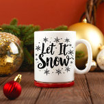 Laat het sneeuwen Elegant Script Christmas Coffee  Koffiemok<br><div class="desc">Elegant script Christmas Coffee mok. Het ontwerp is voorzien van de tekst "Let It Snow" in zwarte typografie met kleurrijke ster- en sneeuwvlokelementen. Het is het beste gepersonaliseerde cadeau voor jezelf, je vrienden, familieleden en zelfs buren. We hebben meer dan 35 kerstkoffiemok in ons collectie waar je zeker van zult...</div>