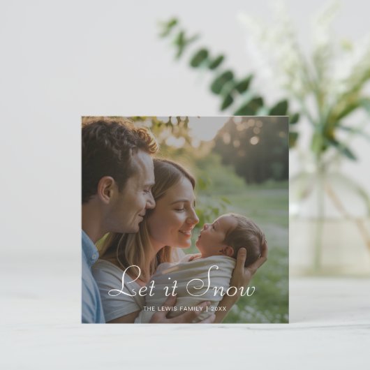 Laat het sneeuwen fel kerstkaart voor het gezin (Staand voorkant)
