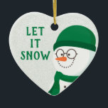 Laat het sneeuwklote Beanie Snowman Keramisch Ornament<br><div class="desc">Viel het kerstseizoen met deze schattige sneeuwman die een beanie draagt. Al je beanie die familie en vrienden draagt,  zal van deze kerstversiering houden. Verander het bericht of u kunt een naam toevoegen.</div>