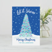 Laat het sneeuwversierd met blauwe kerstboom feestdagenkaart (Staand voorkant)