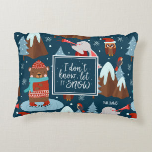Laat het Snow Cute Animal Pattern met de naam Blue Accent Kussen