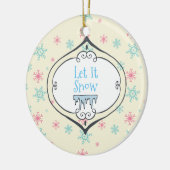 Laat het Snowflakes van kerst met sneeuw sneeuwen Keramisch Ornament (Links)