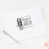 LAAT HET VALLEN ALSOF HET HETZELFDE IS RONDE STICKER (Envelop)