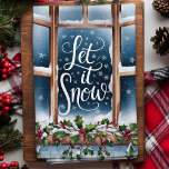 Laat het winterraam met kerst sneeuwen theedoek<br><div class="desc">Breng de schoonheid van een besneeuwde winterdag binnenshuis met deze gepersonaliseerde "Let It Snow" kerstkeukenhanddoek. Met een sereen uitzicht sneeuw dat buiten een gezellig raam valt, versierd met hulst en bessen, voegt deze feestelijke handdoek warmte en vakantiecharme toe aan uw keuken. Perfect voor mensen die houden van de magie van...</div>