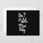 Laat Idiots je dagelijkse zwarte witte citaat niet Briefkaart (Voorkant / Achterkant)