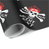 Laat Jouw tekst de Kalm Crossbones Skull op zwart  Cadeaupapier (Rol Hoek)