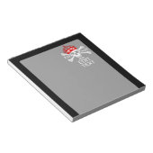 Laat Jouw tekst de Kalm Crossbones Skull op zwart  Notitieblok (Schuin)