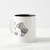 Laat me koken | Grappige video game controller Tweekleurige Koffiemok (Voorkant links)