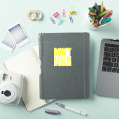 LAAT ME MET RUST IK BEN GEVACCINEERD STICKER (iPad Cover)