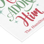 Laat ons Hem aanbidden in het rood en groen Medium Tafelloper (Hoek)