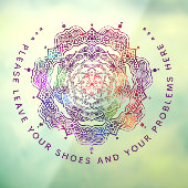 Laat uw schoenen en uw problemen hier achter. raamsticker (Vel 3)