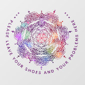 Laat uw schoenen en uw problemen hier achter. raamsticker (Vel)