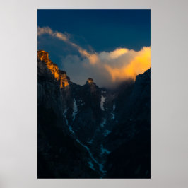 Laatste adem van de zon schijnend op majestueuze b poster