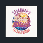 Laatste Disco Retro Bachelorette Bridesmaids Servet<br><div class="desc">Cool,  kleurrijk,  leuk,  retro stijl Last Disco Bachelorette Party Design. Echo tekst kleuren in paars,  sinaasappels en geel met kleurrijke disco bal in het midden op de voorkant. Geweldig voor het vrijgezellenfeest of Vrijgezellenfeest. Pas aan met je eigen tekst! ©2023 Miss Sassy Party Design</div>