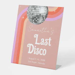 Laatste disco retro roze vrijgezellenweekend reclamebord met voetstuk