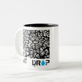 laatste druppel tweekleurige koffiemok (Voorkant links)