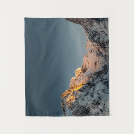 Laatste licht voor zonsondergang op bergen wandkleed