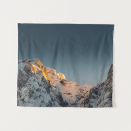 Laatste licht voor zonsondergang op bergen wandkleed