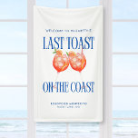 Laatste toast op de kust Aperol Spritz Bachelorett Spandoek<br><div class="desc">De "Last Toast on the Coast Aperol Spritz" is een levendige vrijgezellensuite die de essentie van kustvieringen vastlegt. Het ontwerp is prominent voorzien van twee geïllustreerde Aperol Spritz-brillen die aan elkaar vastklampen, omringd door plakjes sinaasappel, waardoor een verfrissende en feestelijke touch wordt toegevoegd. Het collectie maakt gebruik van een opvallende...</div>