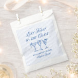 Laatste toast op de kust Elegante Hand getrokken B Bedankzakje<br><div class="desc">Dit elegante 'Last Toast on the Coast' ontwerp is perfect voor een strand of kust vrijgezellenfeest. Het ontwerp heeft een prachtig thema aan zee, met een stijlvol lettertype en een verfijnde lay-out die zeker indruk zal maken op uw gasten. Op de achterkant van de uitnodiging vindt u alle weekenddetails voor...</div>
