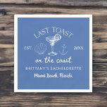 Laatste toast op de kust strand vrijgezellenfeest servet<br><div class="desc">Verbeter uw viering met de Last Toast On The Coast Beach Bachelorette Party servetten. Met een levendig ontwerp met een strandthema en een speelse slogan zijn deze servetten perfect om een feestelijke touch aan uw strandvrijgezellenfeest toe te voegen. Gemaakt van hoogwaardig, absorberend papier, ze zijn zowel praktisch als decoratief, ideaal...</div>