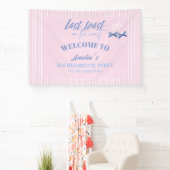 Laatste toast op de roze kust afscheid nemen van d spandoek (Insitu)