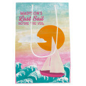 Laatste Zeil Voor De Veil Zeilboot Bachelorette Medium Cadeauzakje (Achterkant)