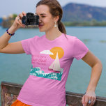 Laatste Zeil Voor De Veil Zeilboot Bachelorette T-shirt<br><div class="desc">Creëer wat aangepaste kleding voor uw vrijgezellenfeest. Dit leuke grafische t-shirt is voorzien van mijn zeilboot en golven illustratie,  plus het is klaar om te worden gepersonaliseerd met de naam van de bruid met de leuke slogan LAST SAIL BEFORE THE VEIL.</div>