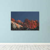 Laatste zonlicht op bergen canvas afdruk (Insitu (Houten vloer))