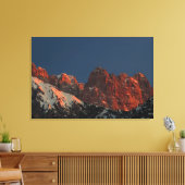Laatste zonlicht op bergen canvas afdruk (Insitu (Woonkamer))