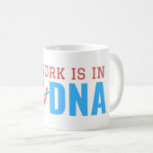 LAB WORK IS IN MIJN DNA-KOFFIE-MOK KOFFIEMOK (Voorkant rechts)