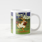 label Art boxing Rabbit, boven op Atom Carrots Grote Koffiekop (Rechts)