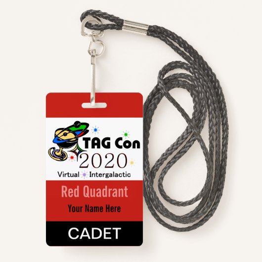 LABEL CON 2020 - Rood kwadrant - Cadet Badge (Voorkant met draagriem)