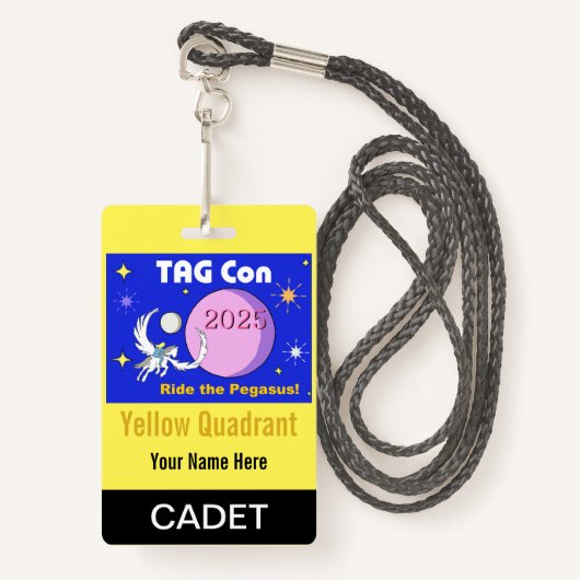 LABEL CON 2025 - Geel Kwadrant - Cadet Badge (Voorkant met draagriem)