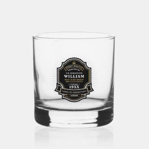 Label 'Gerijpt tot perfectie' met naam en geboorte Whisky Glas