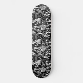 Label Grafitti Patterned Skateboard