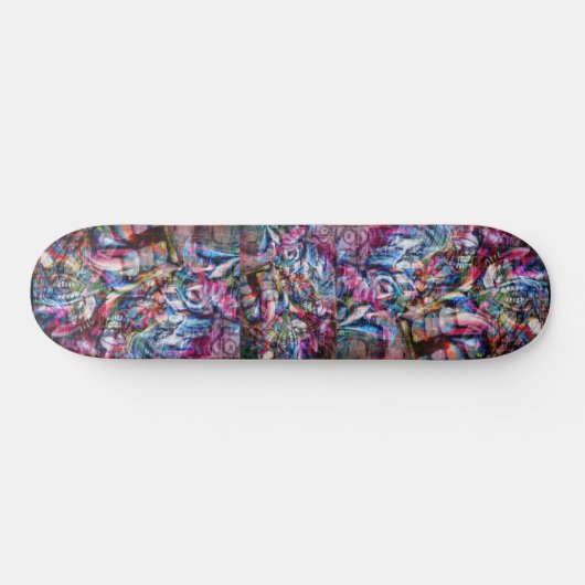 Label Grafitti Patterned Skateboard (Horizontaal)