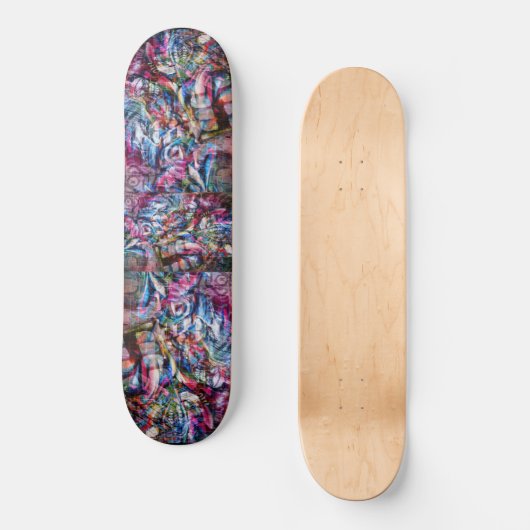 Label Grafitti Patterned Skateboard (Voorkant)