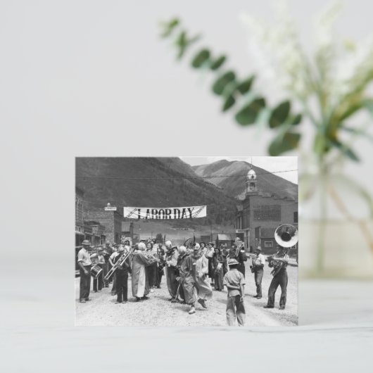 Labor Day Clowns, 1940 Briefkaart (Staand voorkant)