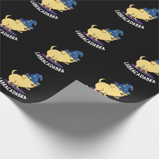 Labra-cadabra Funny Labrador Dog Pun Dark BG Cadeaupapier (Hoek)