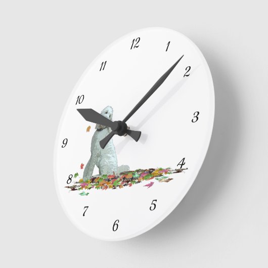 Labradoedle Dog in Leaves Wall Clock Ronde Klok (Hoek)