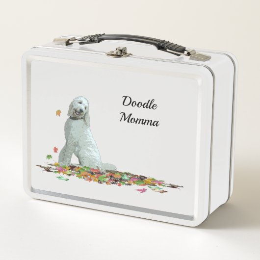 Labradoodle Dog in Leaves Lunch Box (Voorkant)