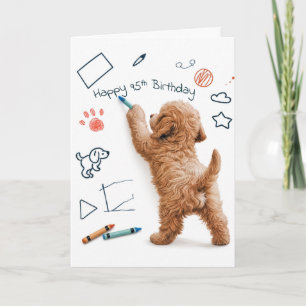 Labradoodle krabbelt voor 95ste verjaardag kaart