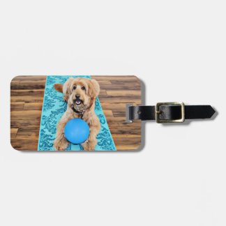 Labradoodle - Riley - Yoga Hond Bagagelabel