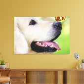 Labrador And Butterfly Throw Pillow Canvas Afdruk (Insitu (Woonkamer))