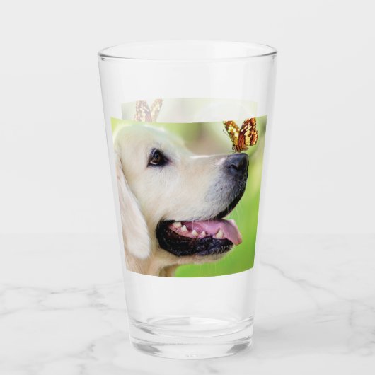 Labrador And Butterfly Throw Pillow Glas (Voorkant)