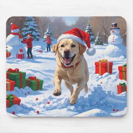 Labrador-hond rent in de sneeuw met kerstmuts muismat (Voorkant)