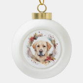 Labrador Kerstkrans Feestelijke Pup Keramische Bal Ornament (Voorkant)